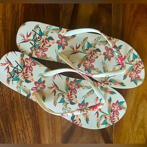 New Roxy Women's White Floral Flip Flops Size 10